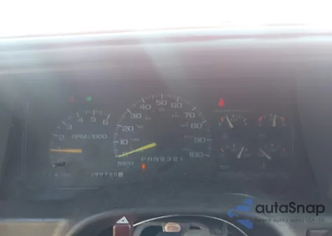 1997 Chevrolet C1500 Fleetside z USA, uszkodzony, nr VIN 1GCEC14R9VZ210661